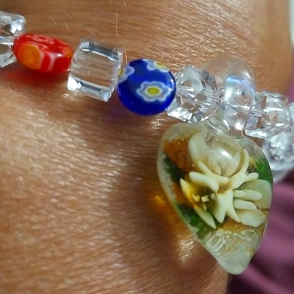 Millefiori Glass dried flower In glass heart pendant On Bracelet - Picture 4 of 10
